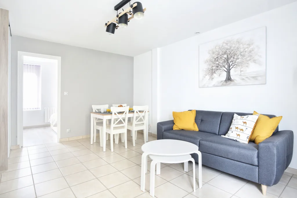 Séjour lumineux d'un appartement à Cherbourg-en-Cotentin