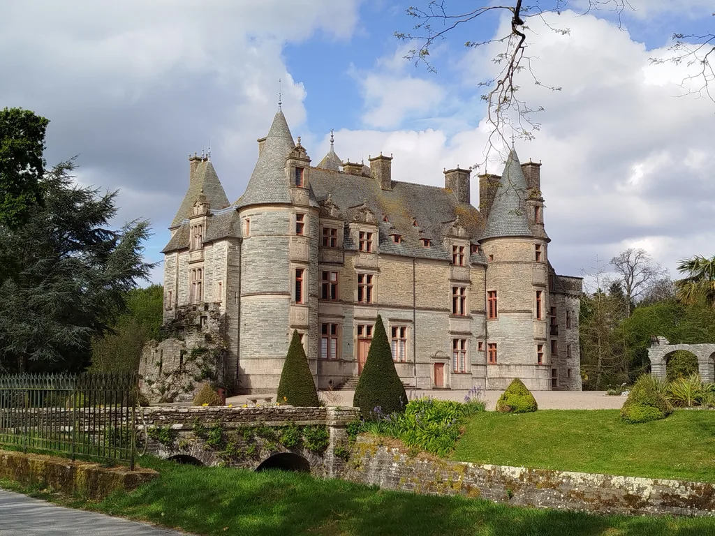 Le château des Ravalet et ses jardins à Tourlaville