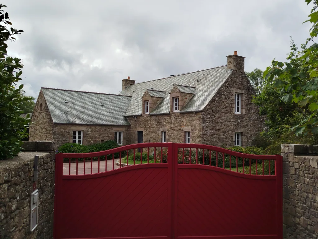 Maison familiale dans le Cotentin concernée par une vente immobilière